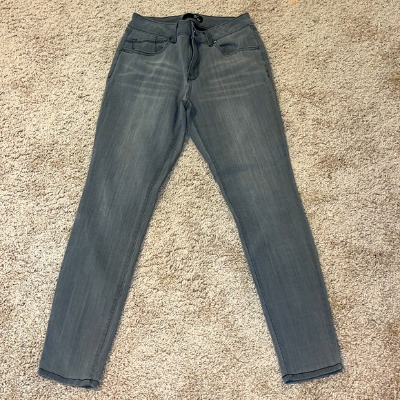 1822 Denim - Picture 1 of 4